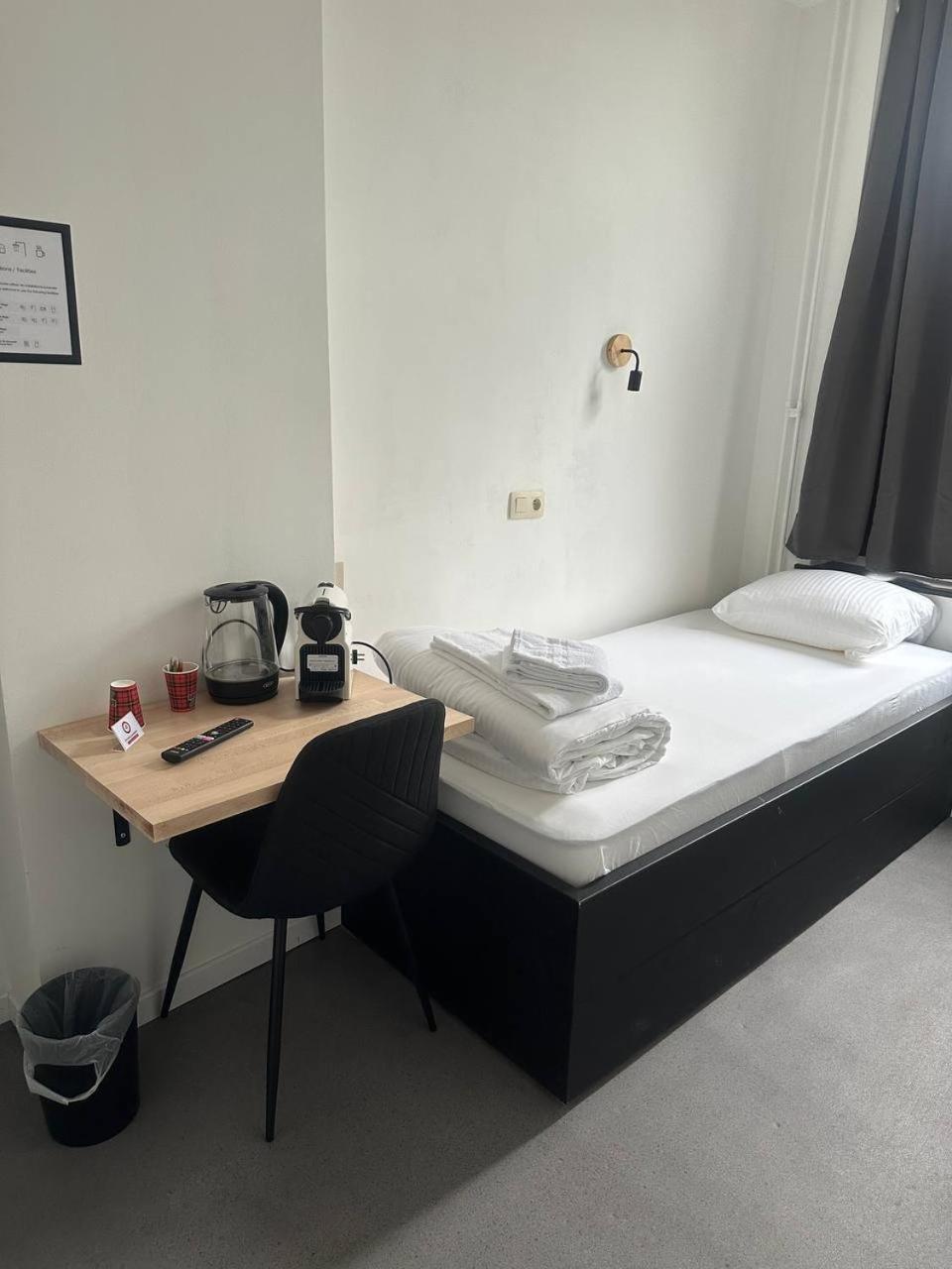 Hotel Bed Pepin